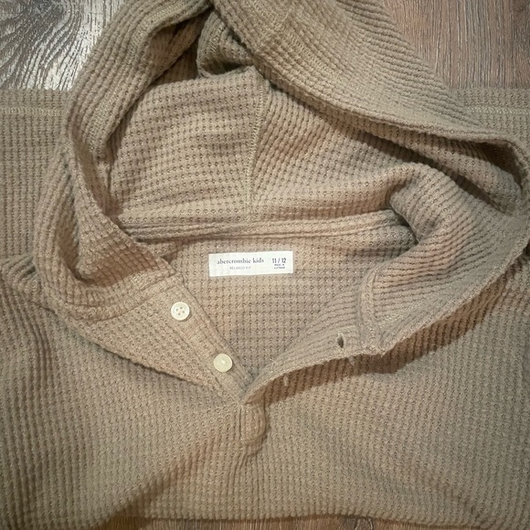 Abercrombie Kids Relaxed Fit hooded Waffle Knit Tan Size 10/12 - Picture 3 of 3